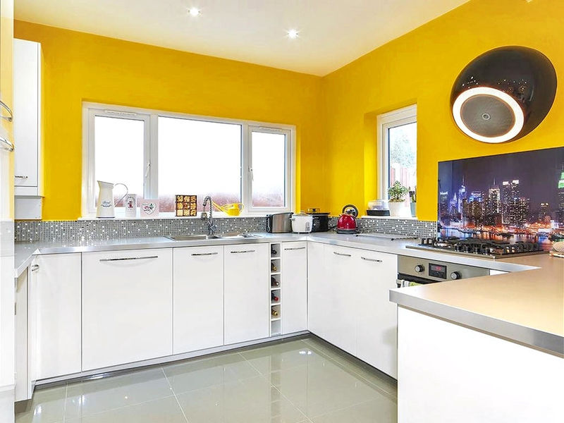 Kitchen- click for photo gallery